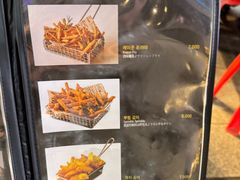 -BHC炸鸡(明洞总店)