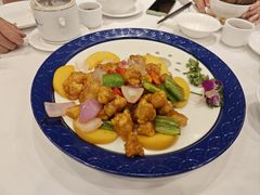 冰镇蜜桃猪颈肉-山泉公馆酒家(广州东站店)