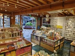 -猫的天空之城概念书店(丽江古城饮玉巷店)