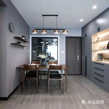 开放型餐厅，一字型厨房，时尚主卧！