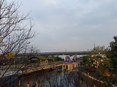 -茅草房·河畔园林火锅