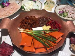 -墨居上隐·院子里火锅(峨眉店)