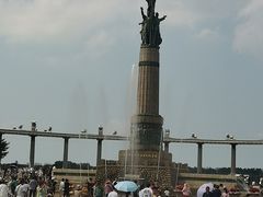 -人民防洪胜利纪念塔