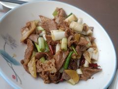 弥勒杀猪菜-湖泉水云间餐厅·弥勒地道菜(B座店)