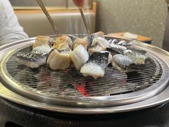 -围炉肉舍•炭烤活鳗•丹东海鲜烤肉(步行街店)