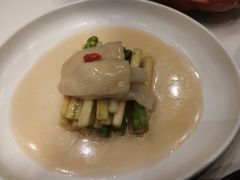 鲜竹荪扒芦笋-Lotus 莲花空间(国贸商城店)