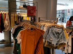 -URBAN REVIVO(北京斯普瑞斯奥特莱斯店)