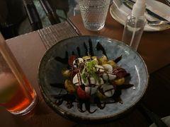 番茄芝士沙拉-Golden Lily河内巴黎法越料理餐厅(建国西路店)