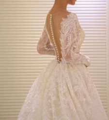 -Flora婚纱礼服定制租赁店