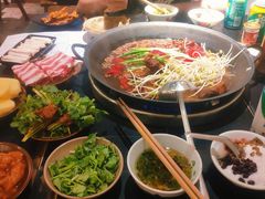 -四小区火锅·巷子里的重庆火锅(花照壁店)