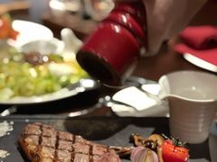 -恰餐厅及酒吧 CHAR Bar & Grill (北京丽都皇冠假日店)