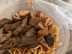 -松树干拌面店