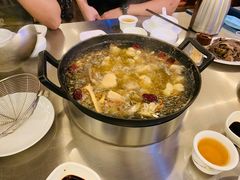 -胡须佬鸡煲四季火锅店(石厦西村直营店)