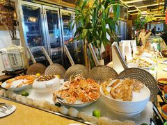 自助取餐区-大中华希尔顿酒店-念自助餐·嗨啤·小龙虾