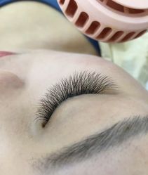 -赢韵美甲美睫瑞士净斑中心