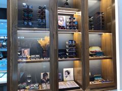 -回瑞眼镜·蔡司·依视路官方授权店(广益路万达店)