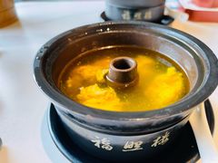 服照楼·汽锅鸡-新世界·过桥米线宴