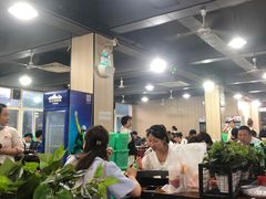 大堂-武氏皖北网红三胖地锅鸡(桐城路店)