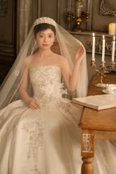 -雪中彩影婚纱摄影·微光艺术中心