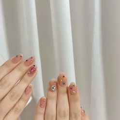 -UMl Nail 尤米美甲美睫半永久