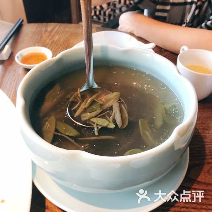 西湖国宾馆紫薇厅西湖莼菜汤图片-北京杭帮菜-大众点评网