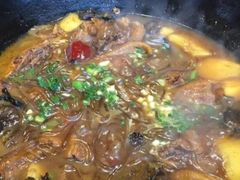 -粘豆包柴火铁锅炖