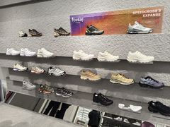 -SALOMON萨洛蒙(青岛海信店)