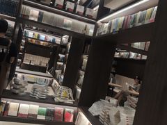 -钟书阁(群光广场店)