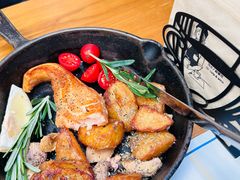 煎厚切三文鱼配时蔬-沏点Trattoria意大利餐厅(新街口店)