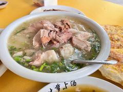 萝卜炖肘子-荣生萝卜汤饭店