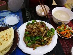 -萨宁音登锡伯风味餐厅(一楼店)