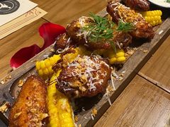 -Mark&Mars Restaurant