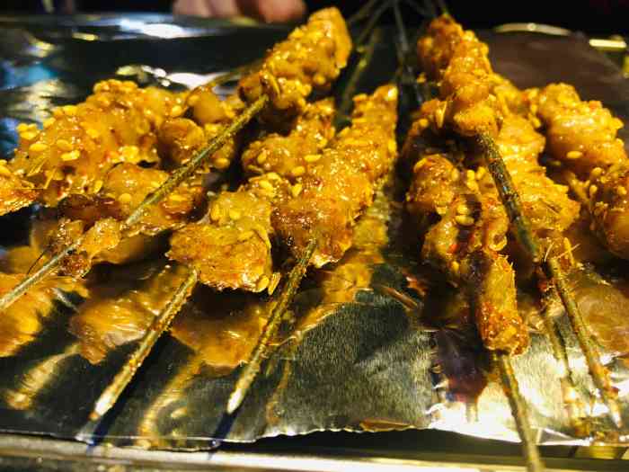 勃利地摊烧烤(延兴路店)-"虽然照片排的不咋好看但是架不住味道好吃.