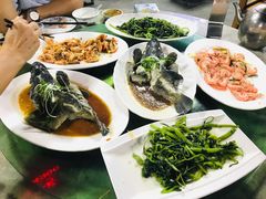 -四川小胡子海鲜(丁村万人海鲜广场店)