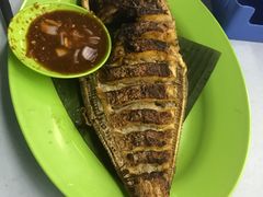 -明记烧鱼美味店