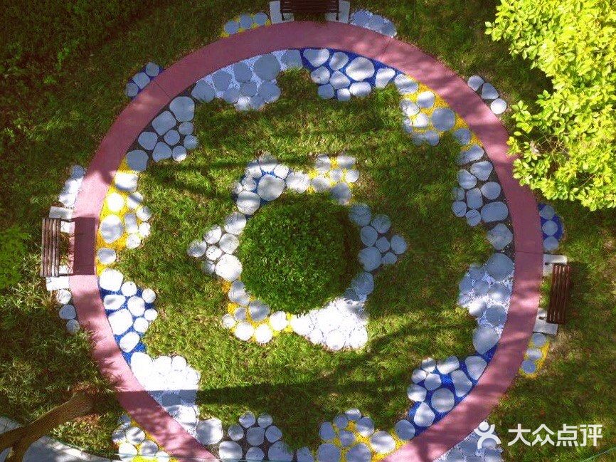 华师大二附中 校园环境太好了吧