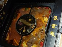 -老牌坊云南鱼豆花火锅(哈西万达店)