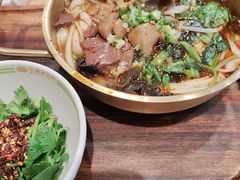 老成都冒肥肠粉-小满手工粉(上海维璟广场店)