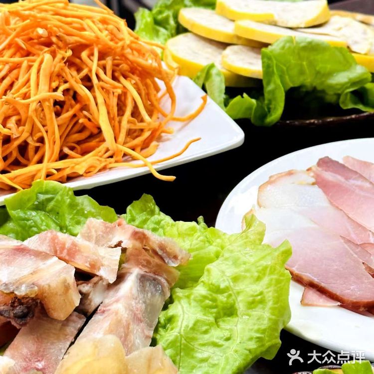 我还以为乐山就钵钵鸡好吃，没想到汤锅味道也正