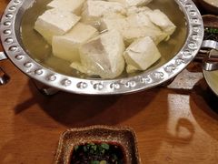 -石磨豆花家常菜·牦牛排土火锅