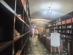 -钟书阁(松江泰晤士小镇店)