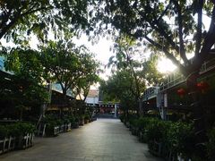 -四川小胡子海鲜(丁村万人海鲜广场店)