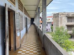 -吐斯廉屠杀博物馆