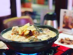 台南药膳鱼头猪手煲-度小月(百老汇美食街店)