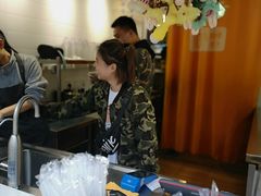 -沪上阿姨鲜果茶(世茂广场宽厚里店)