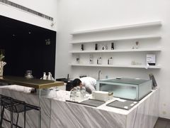 -UNI UNI(环亚凯瑟琳店)