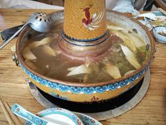 -毛辣果·贵州红酸汤牛肉火锅(西单店)