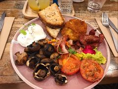 -FLOVIE FLORIST CAFE