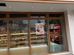 -85度C(生甜甜圈研究工坊·上海平凉店)