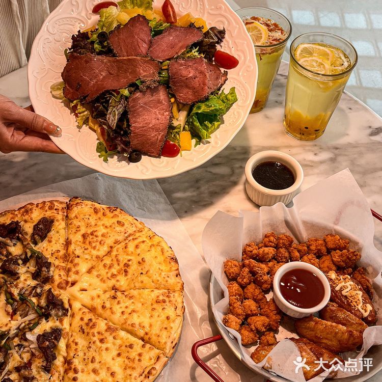 ：地盘薄比萨 ：正弘汇6楼 - 榴莲披萨